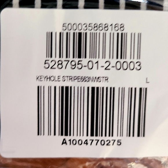 ๐50% OFF๐๐NWTโผ๏ธ GAP Keyhole Pinstripe Blouse - Picture 10 of 10